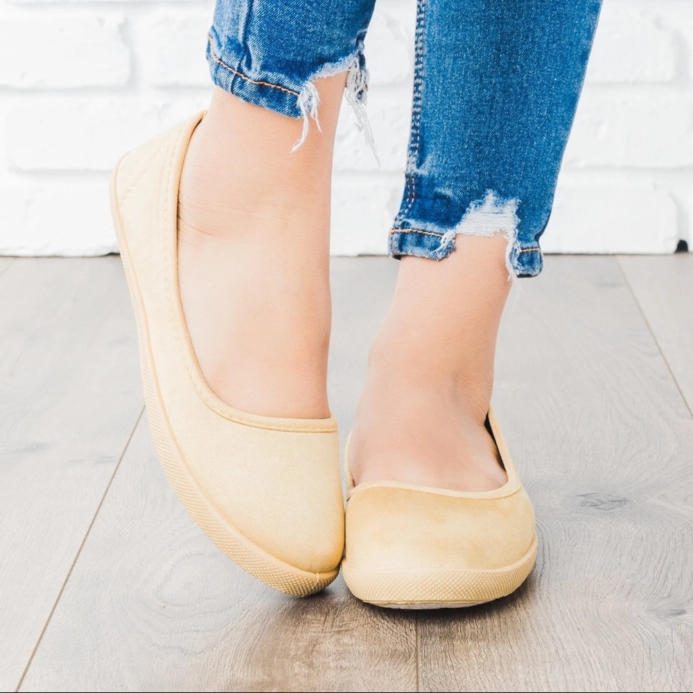 ** Brand New** - Refresh Malibu Ballet Flat Taupe